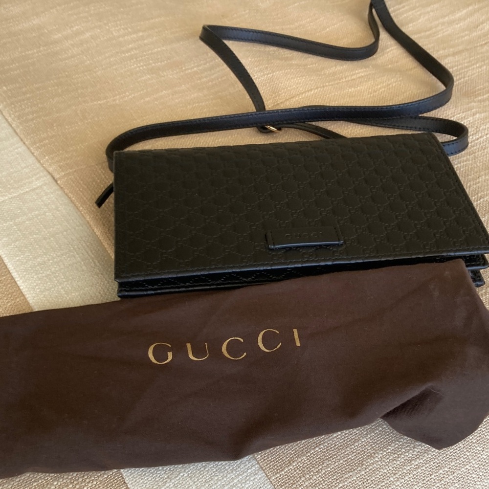 Gucci Black Embossed Crossbody Bag - Picture 5 of 6
